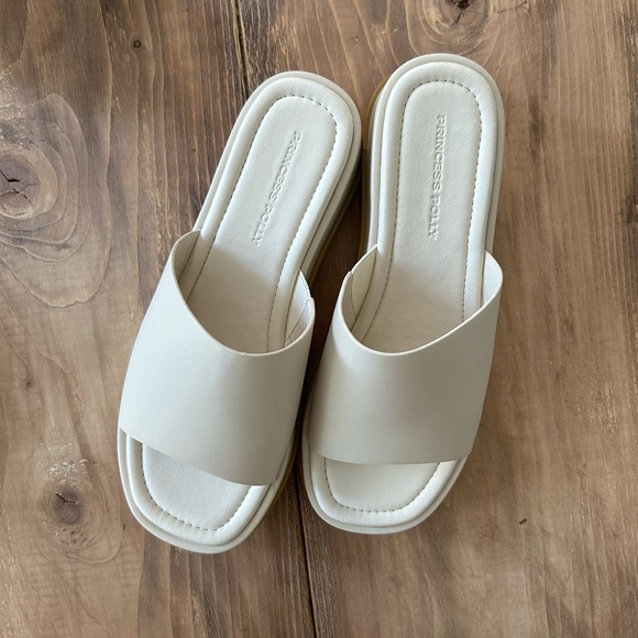 Princess Polly Bayshore Platform Sandal - Picture 1 of 4